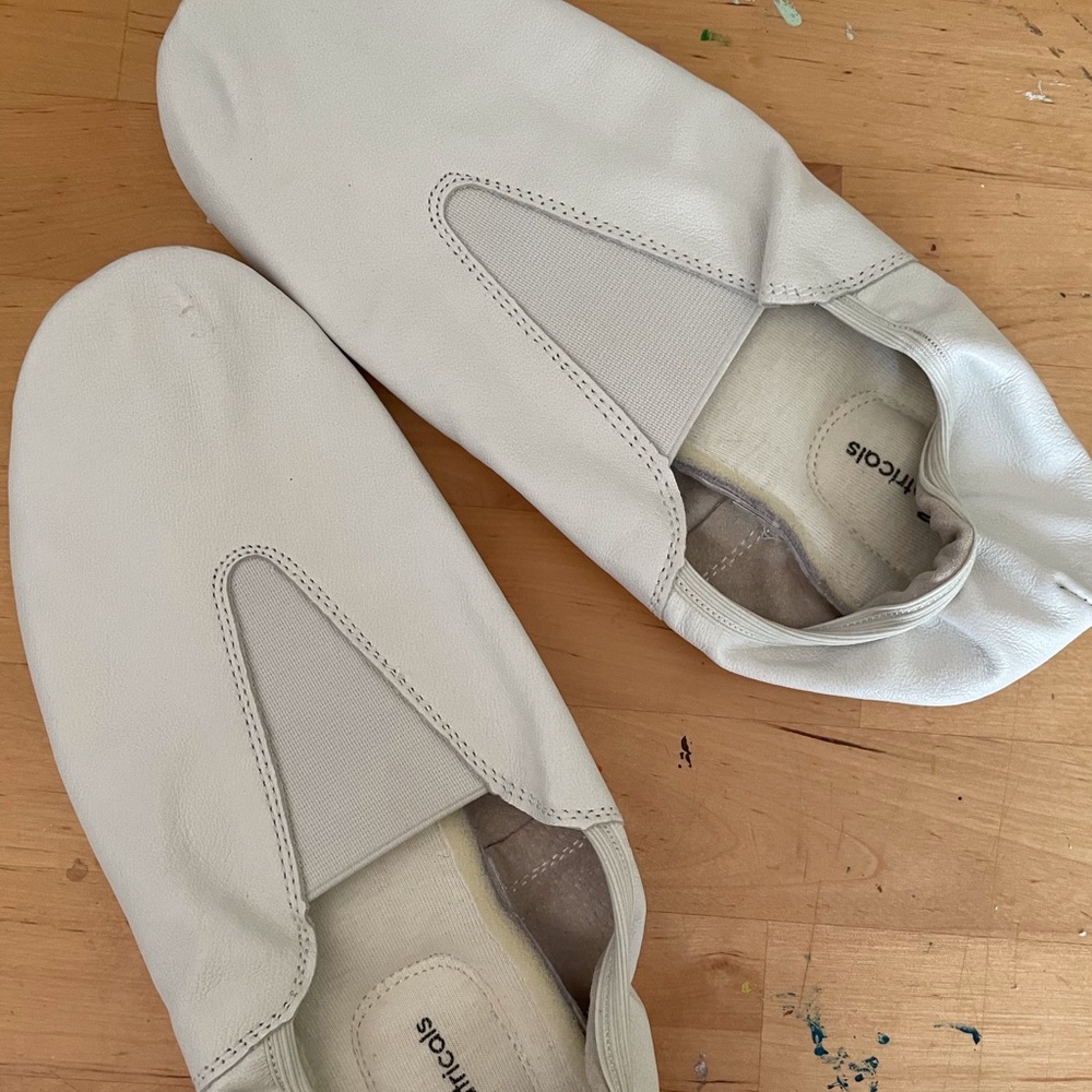 Gymnastics beam shoes